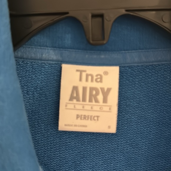 Aritzia TNA Airy Quarter Zip Sweatshirt Size Small - Picture 4 of 4